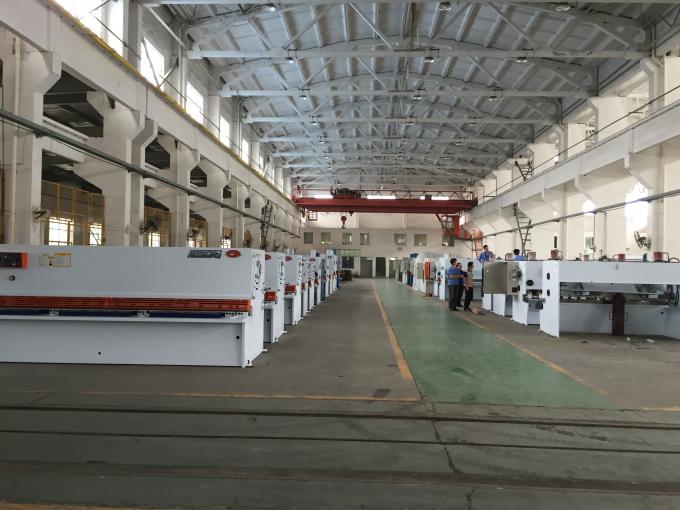 Mild Steel CNC Hydraulic Shearing Machine To Cut Metal Plate