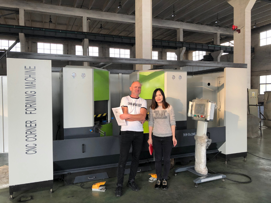 Maszyna do kształtowania równoczesnego podwójnego / dwustronnego